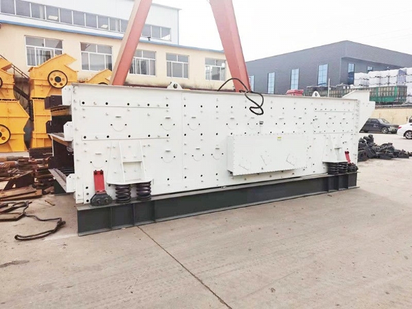 水穩式（shì）新型振（zhèn）動篩